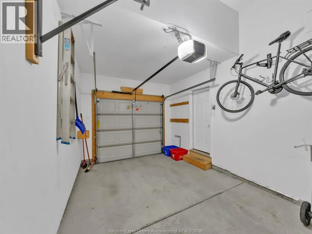 3142 VIOLA CRESCENT