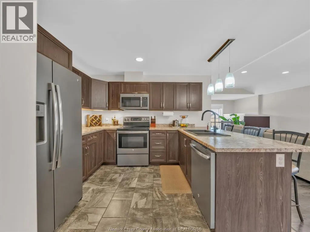 3142 VIOLA CRESCENT