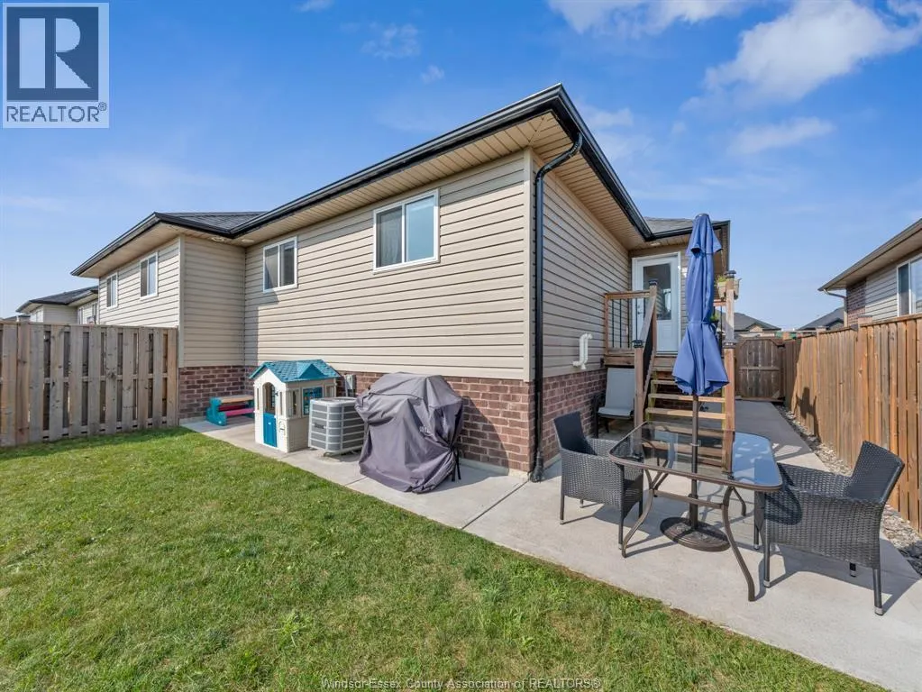 3142 VIOLA CRESCENT