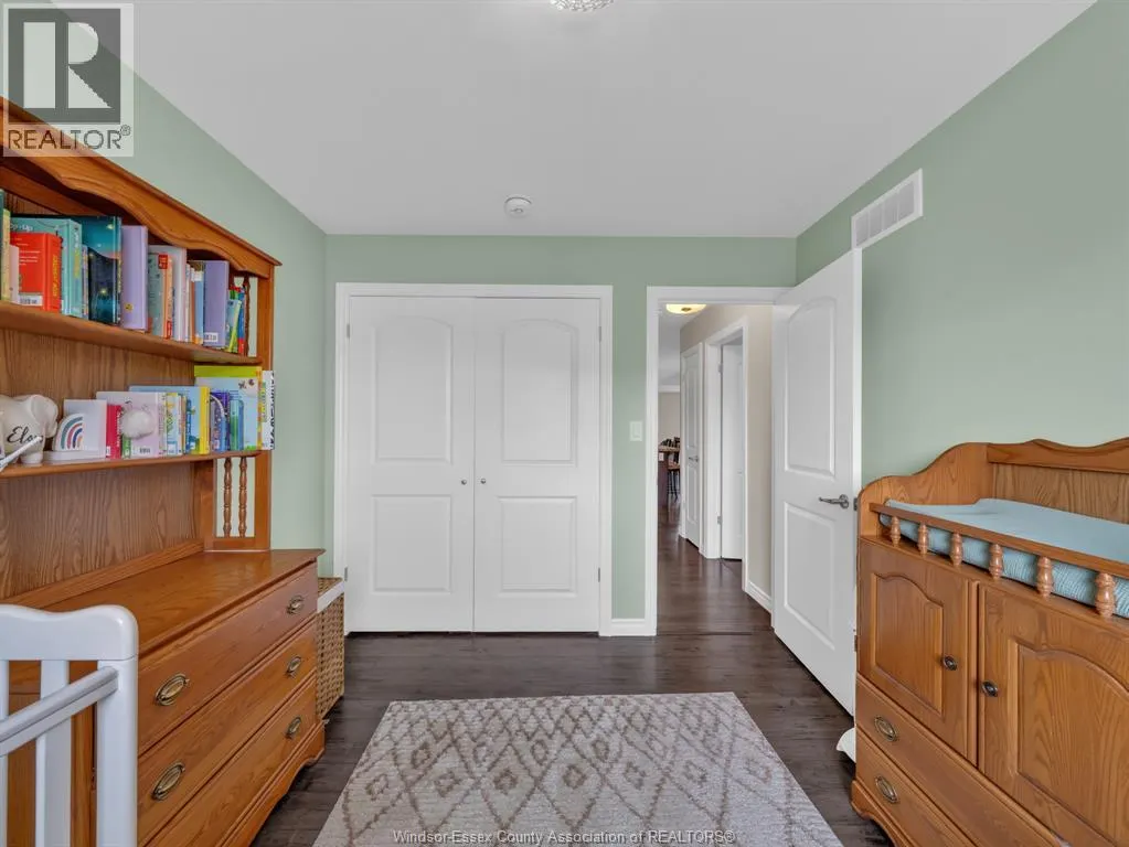 3142 VIOLA CRESCENT