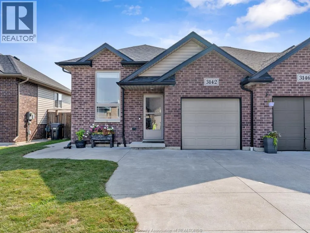 3142 VIOLA CRESCENT