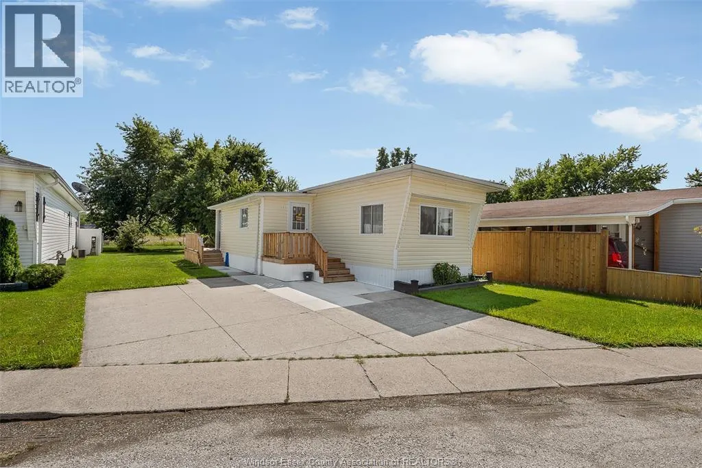 9 MAPLE DRIVE