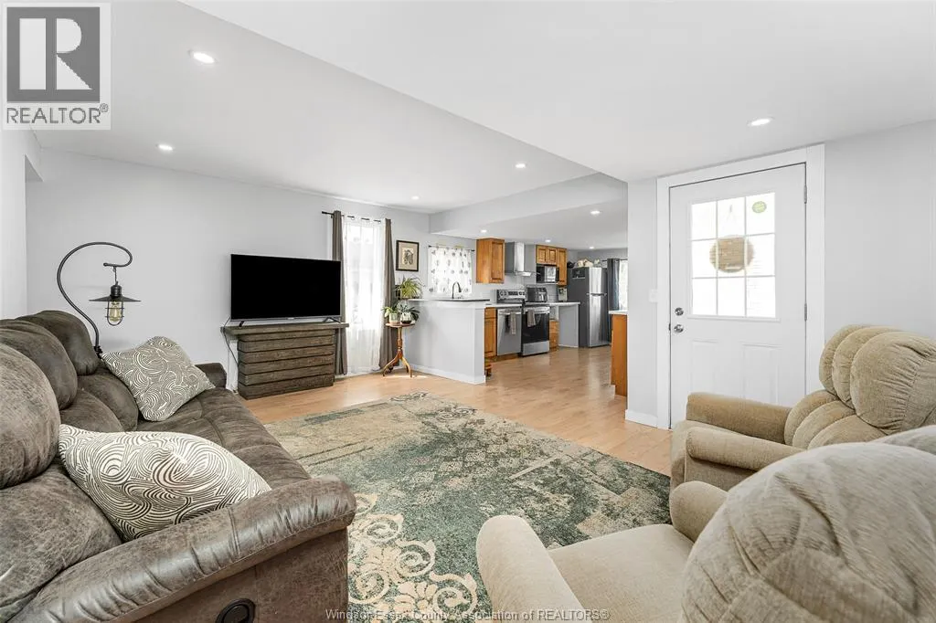 9 MAPLE DRIVE