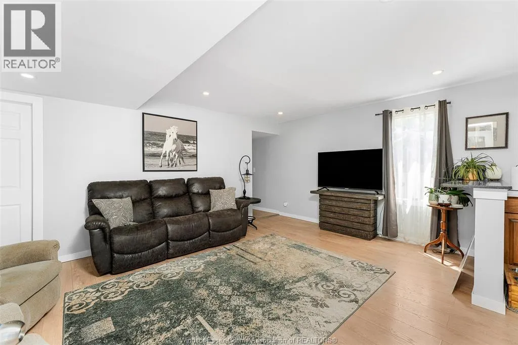 9 MAPLE DRIVE