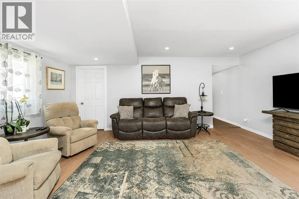 9 MAPLE DRIVE