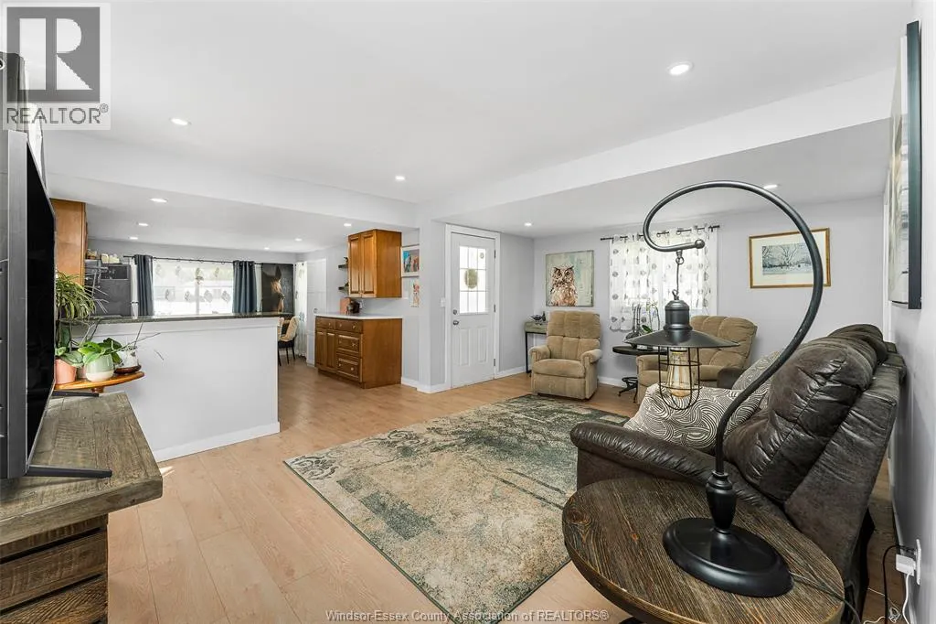 9 MAPLE DRIVE