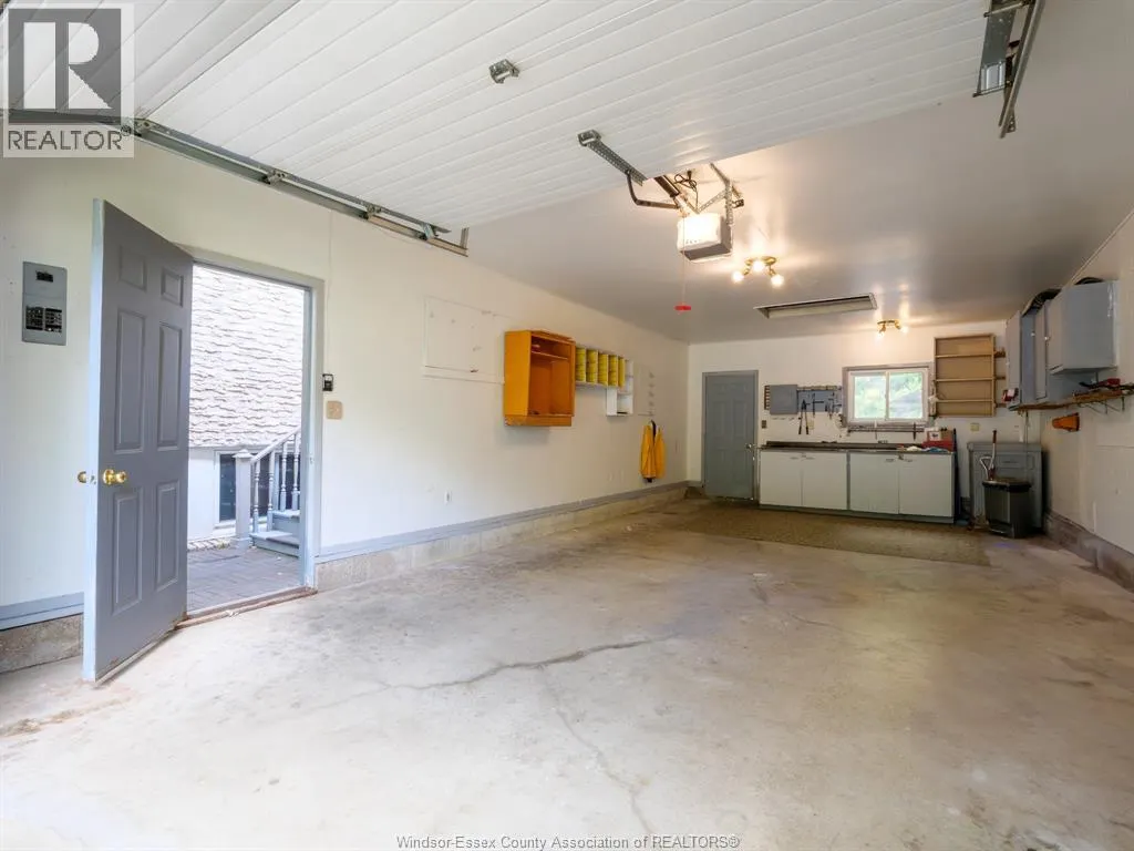 1050 REAUME ROAD