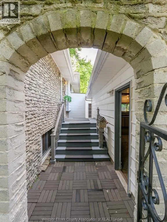 1050 REAUME ROAD