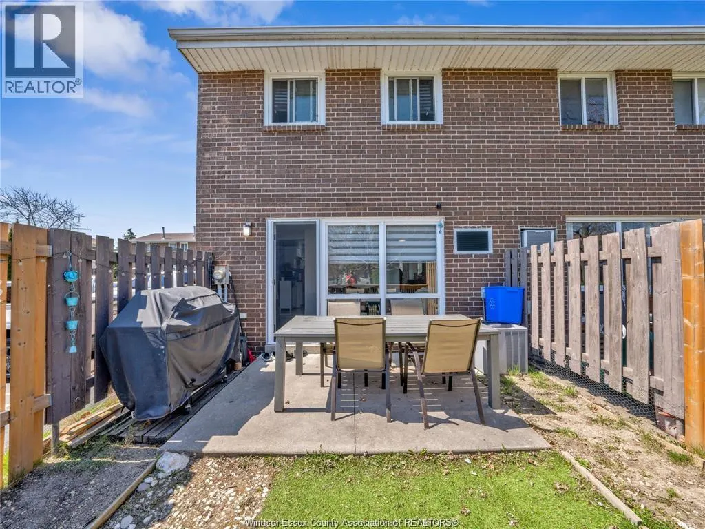 2785 MEADOWBROOK LANE