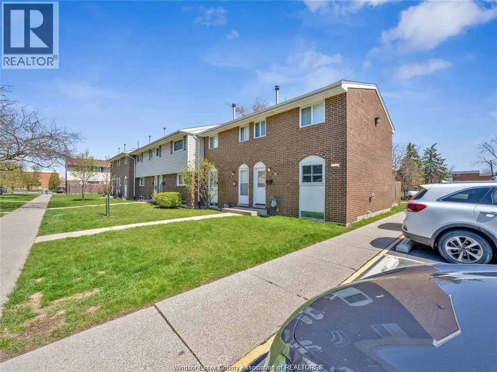 2785 MEADOWBROOK LANE