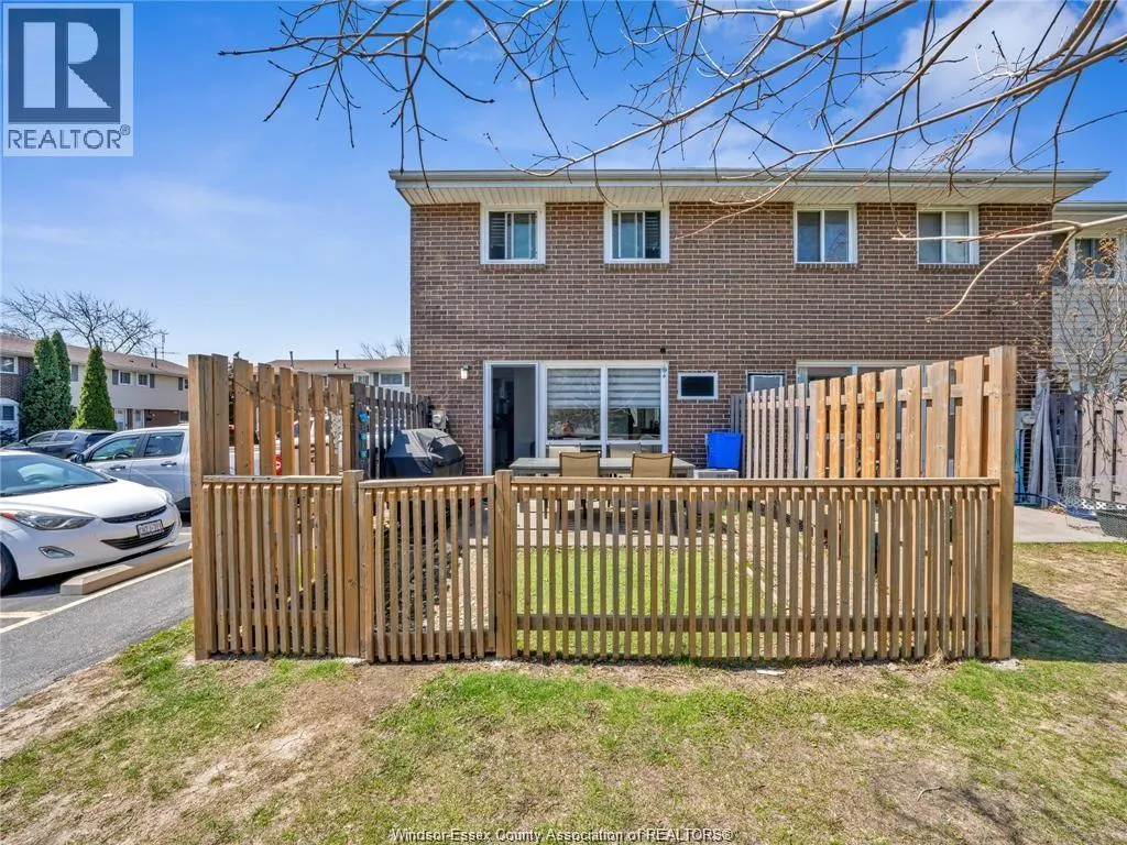 2785 MEADOWBROOK LANE