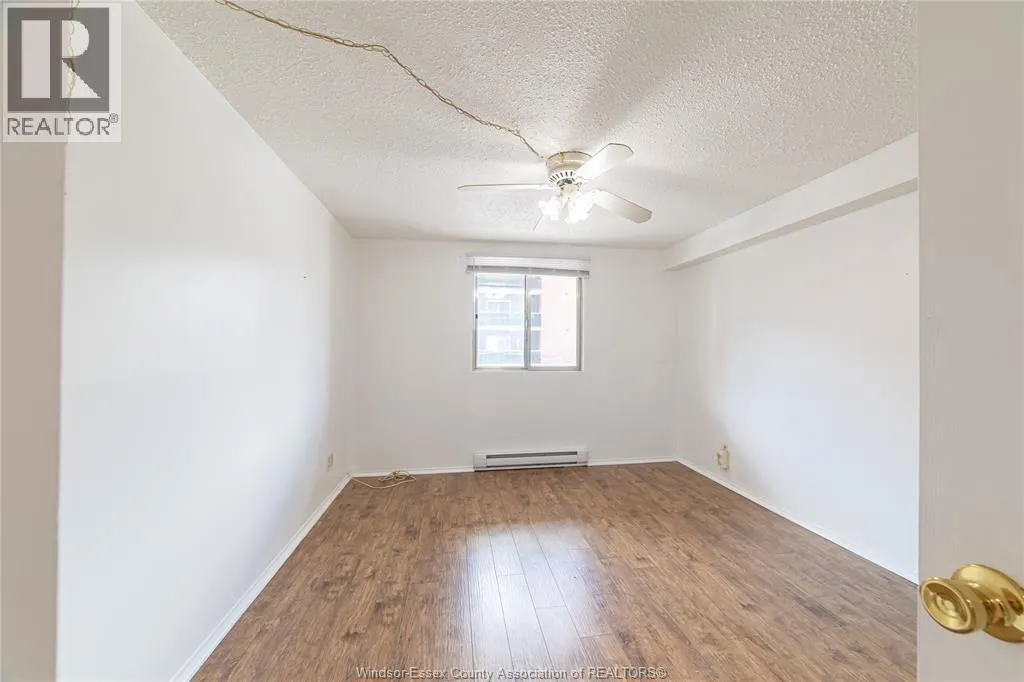 3936 WYANDOTTE Unit# 301