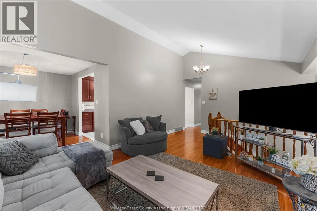 1475 SUGARWOOD CRESCENT