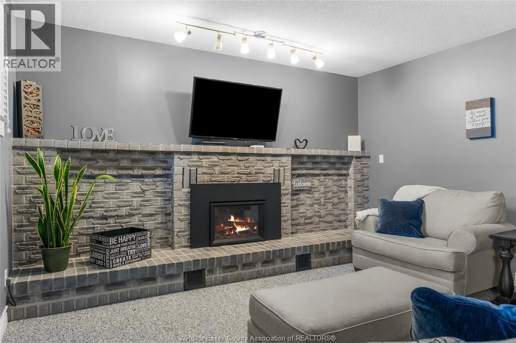 1475 SUGARWOOD CRESCENT