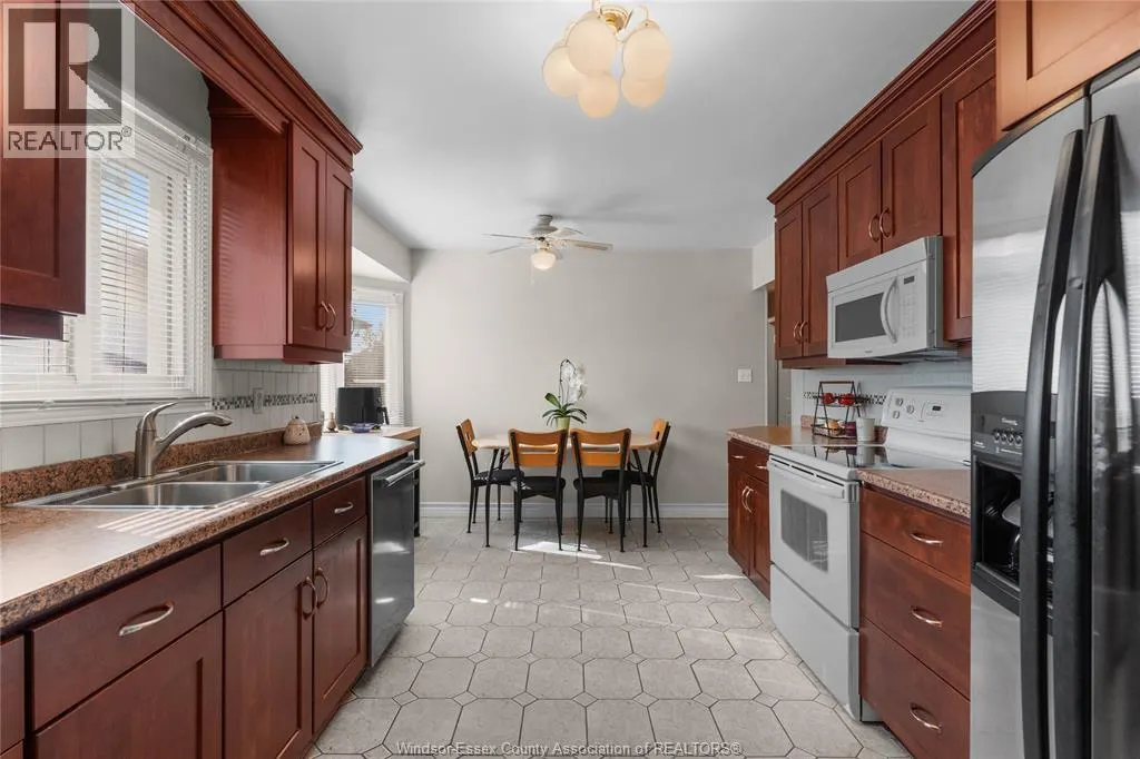 1475 SUGARWOOD CRESCENT