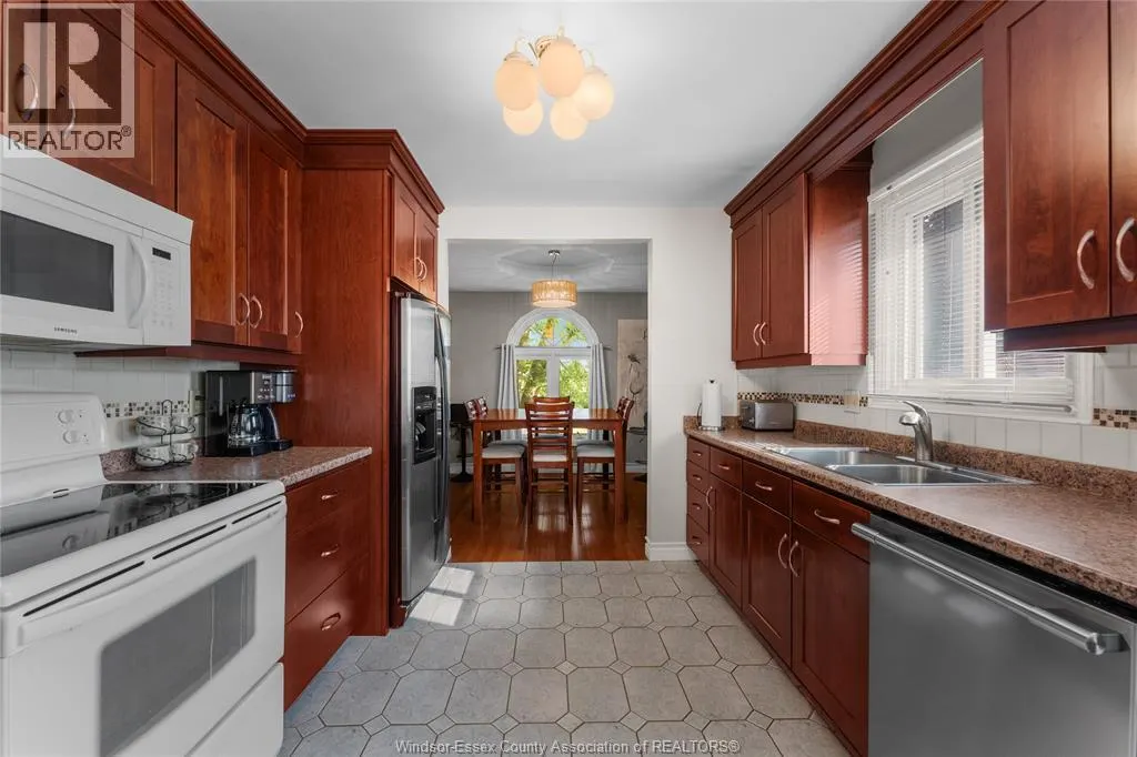 1475 SUGARWOOD CRESCENT