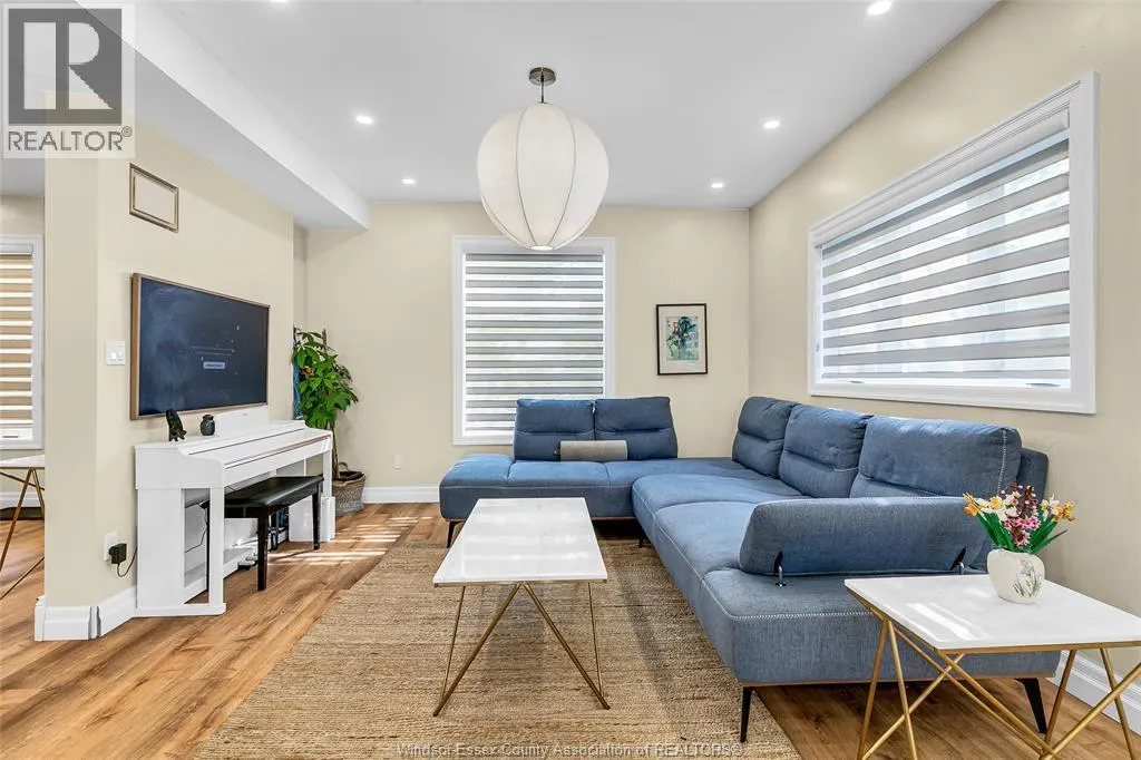 727 ARGYLE ROAD