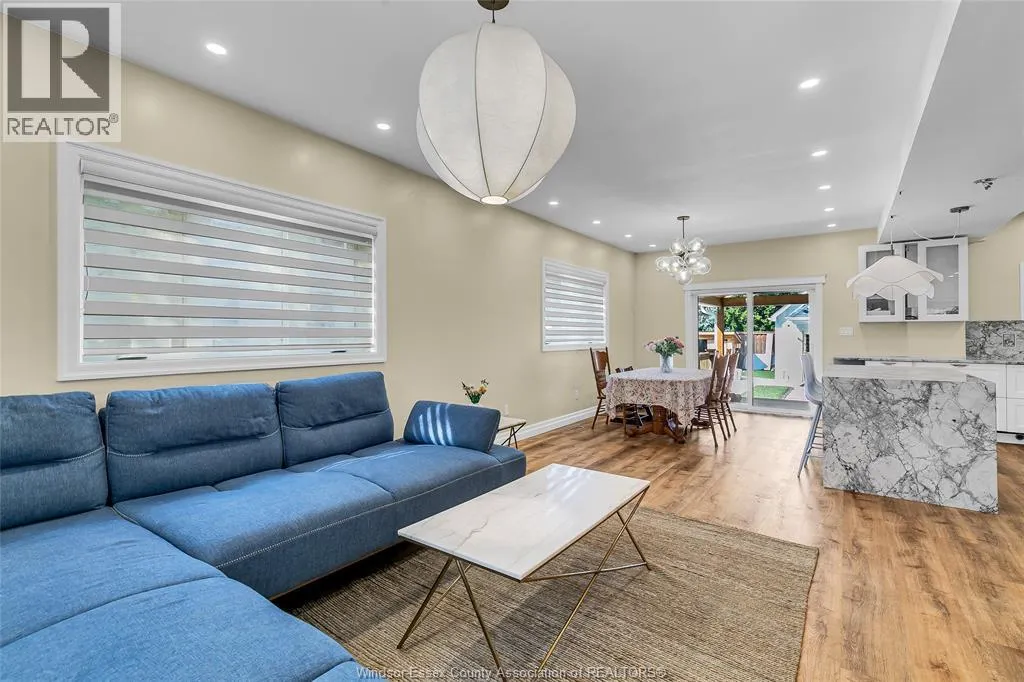 727 ARGYLE ROAD