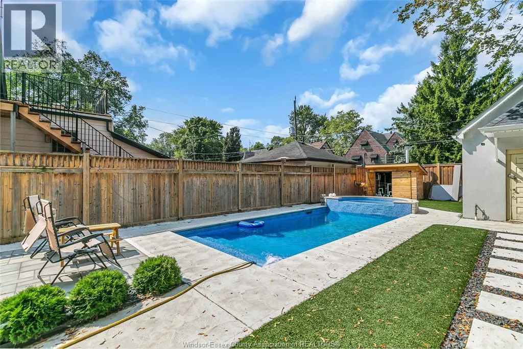 727 ARGYLE ROAD
