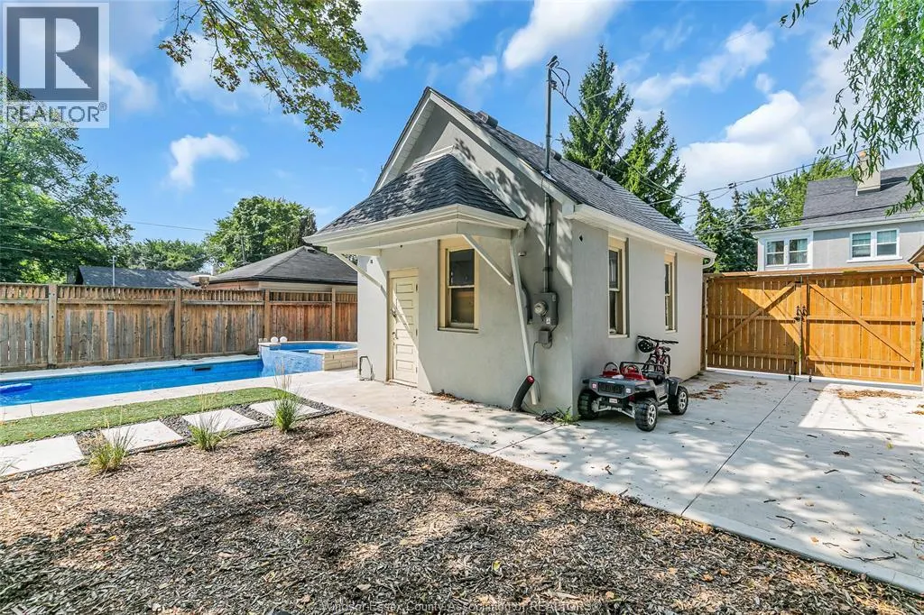 727 ARGYLE ROAD
