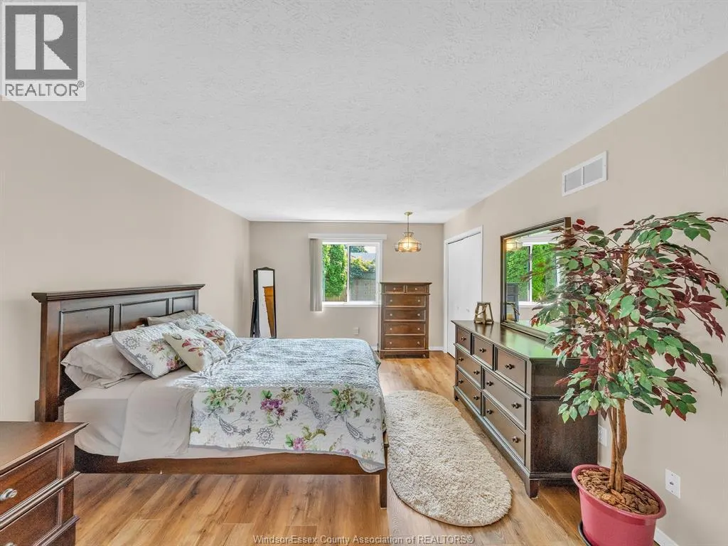 341 RIDGEVIEW PLACE NORTH