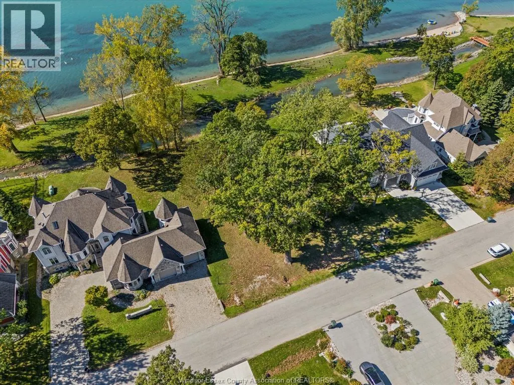 290 CRYSTAL BAY DRIVE