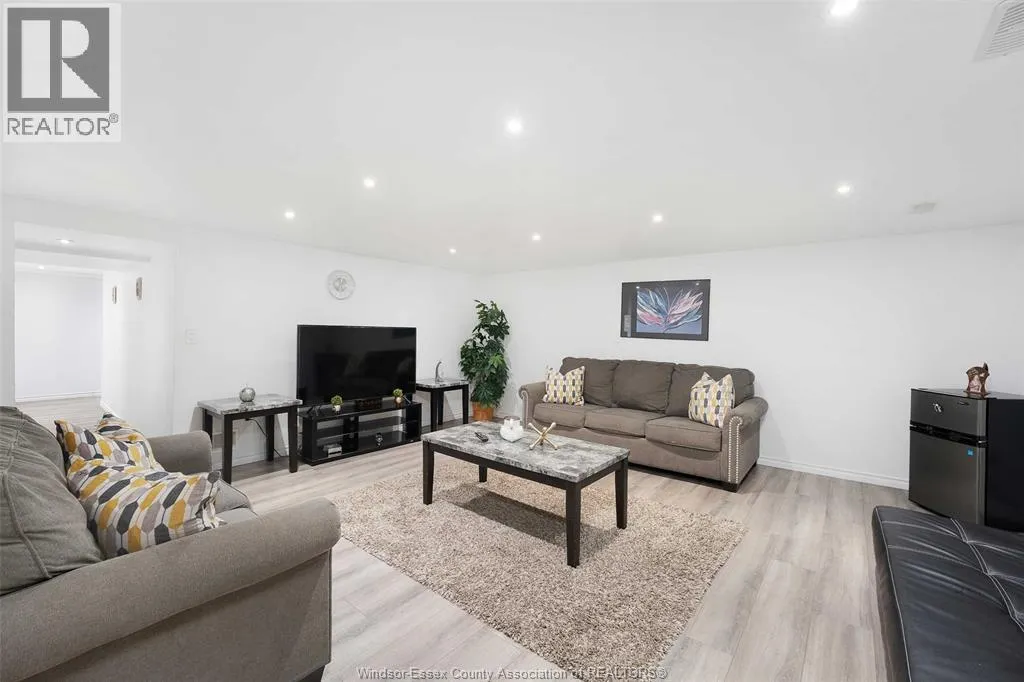 3163 FOREST GLADE DRIVE