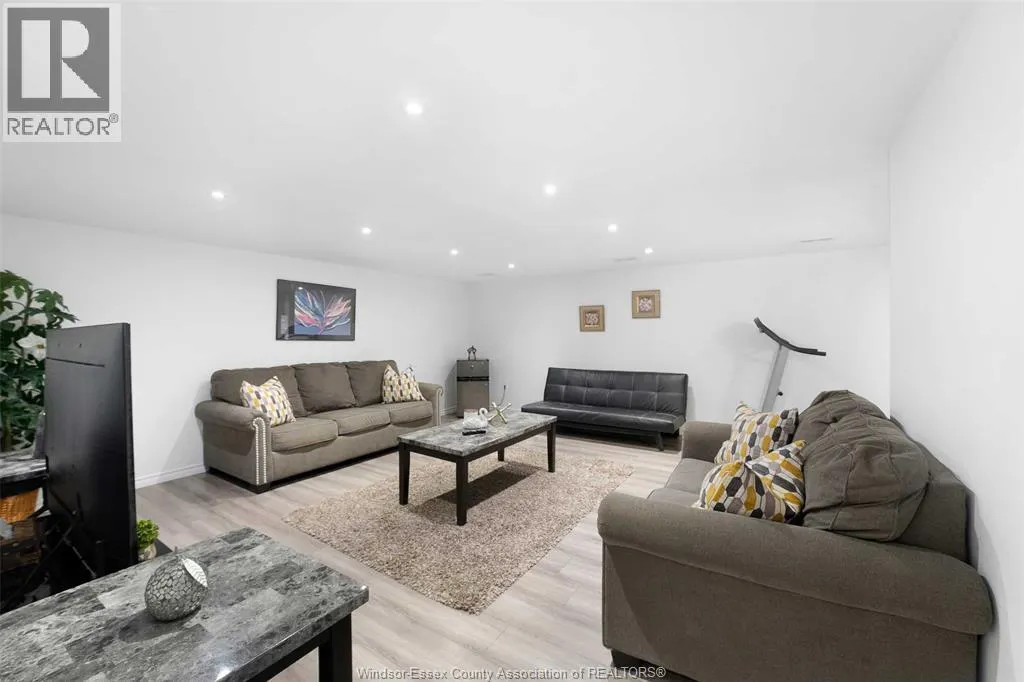3163 FOREST GLADE DRIVE