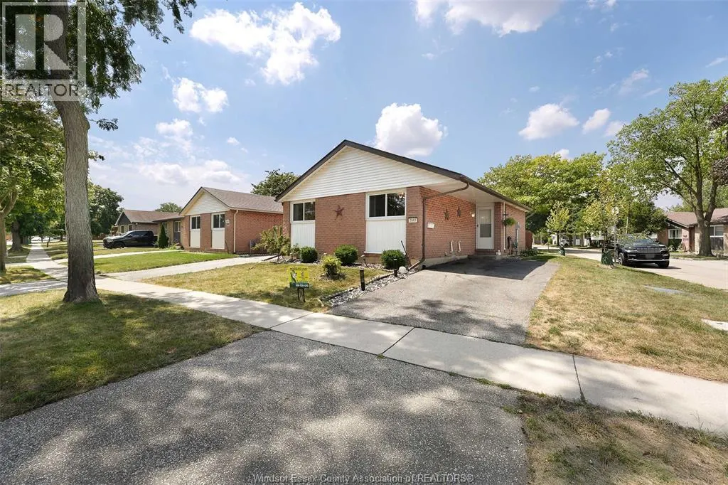 3163 FOREST GLADE DRIVE