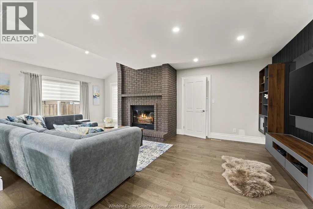 359 ELMGROVE DRIVE
