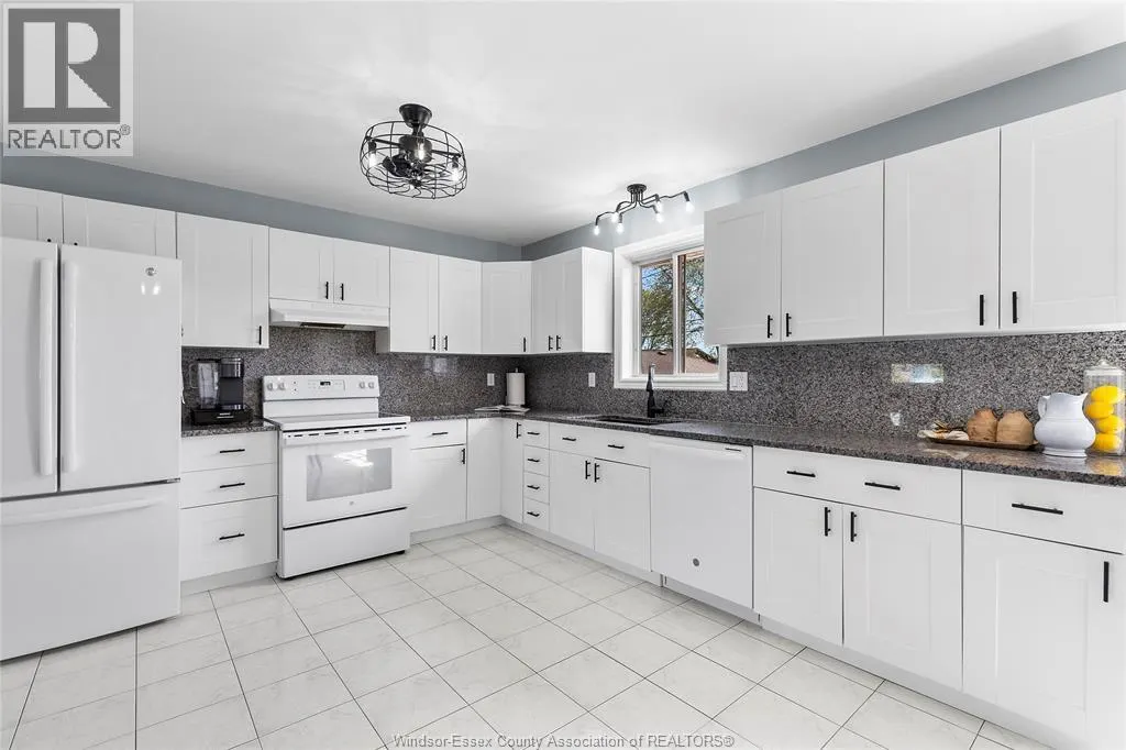148 RIVERVIEW