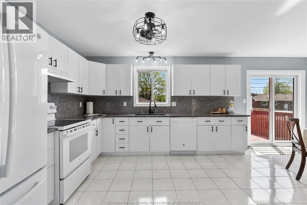 148 RIVERVIEW
