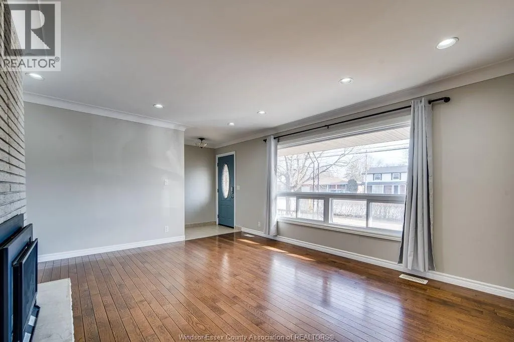 3625 DOUGALL Unit# UPPER