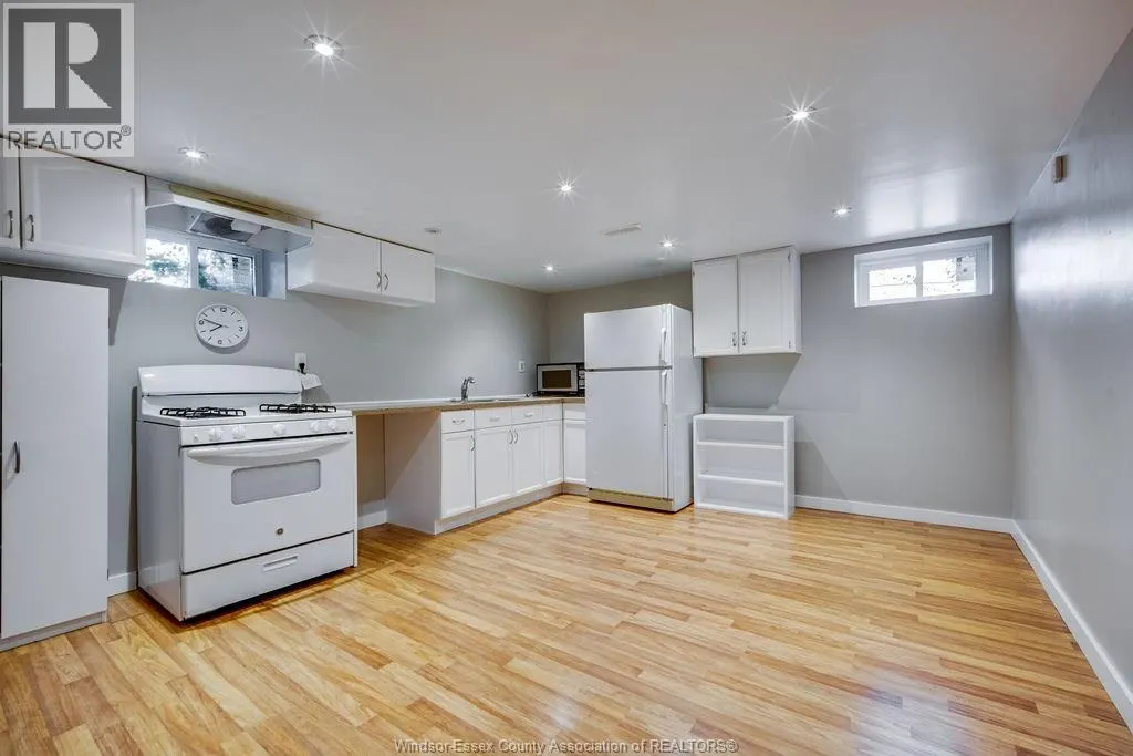 3625 DOUGALL Unit# UPPER