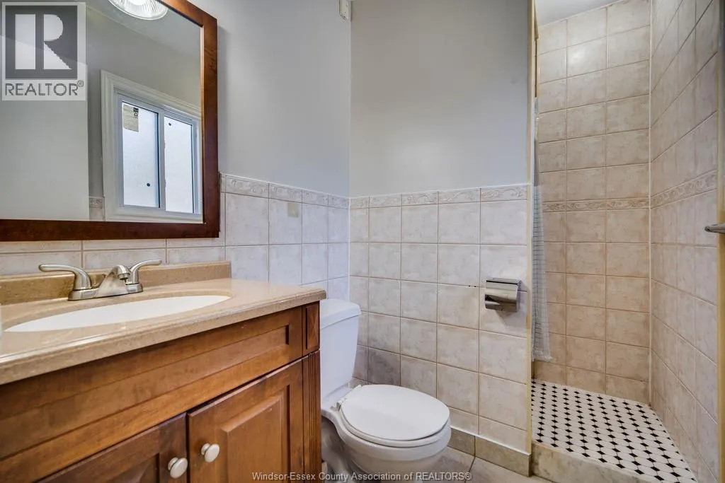 3625 DOUGALL Unit# UPPER