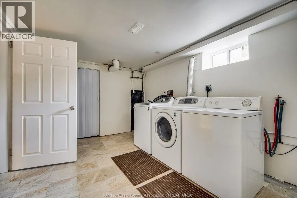 3625 DOUGALL Unit# UPPER