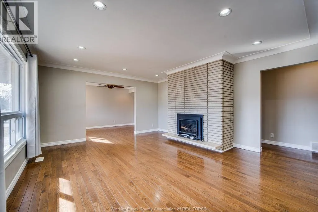 3625 DOUGALL Unit# UPPER