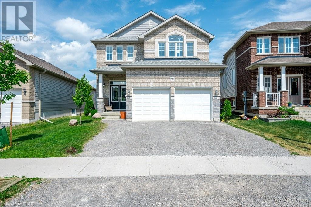 956 AVERY AVENUE, (MLS® 4149755) See this property for sale in