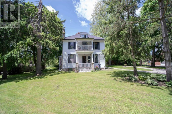 14 THE HOMESTEAD Place, Brantford