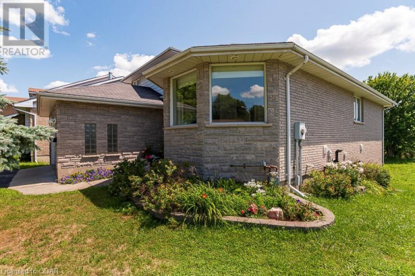 142 SHORELINE Crescent, Napanee