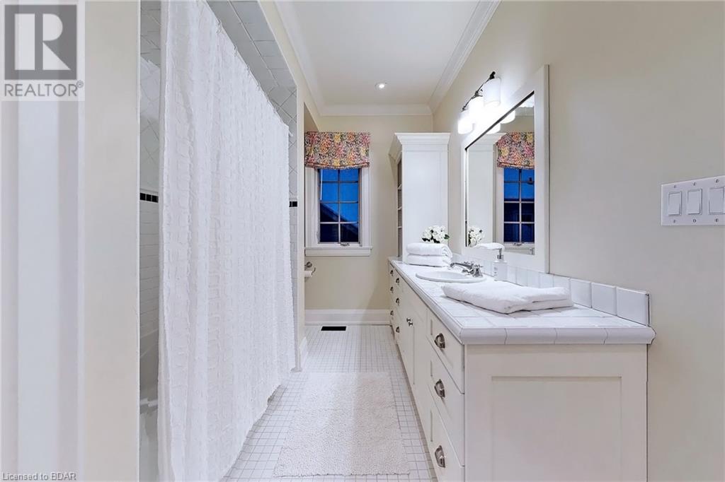 169 EAST RIDGE DRIVE Drive, Thornbury