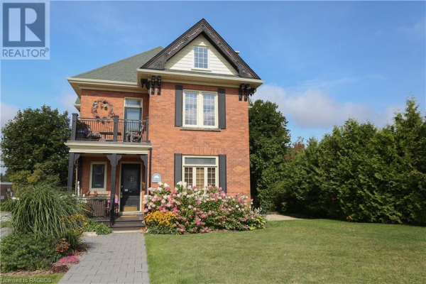 46 MAIN Street E, Markdale