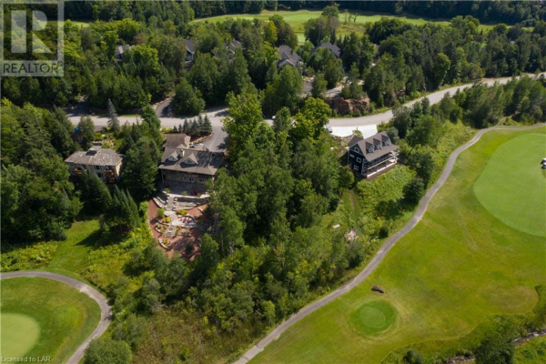 19 DEERHURST HIGHLANDS Drive, Huntsville