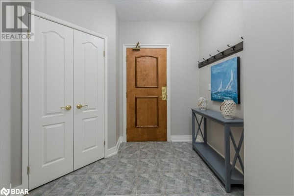 2 TORONTO Street Unit# 1504, Barrie