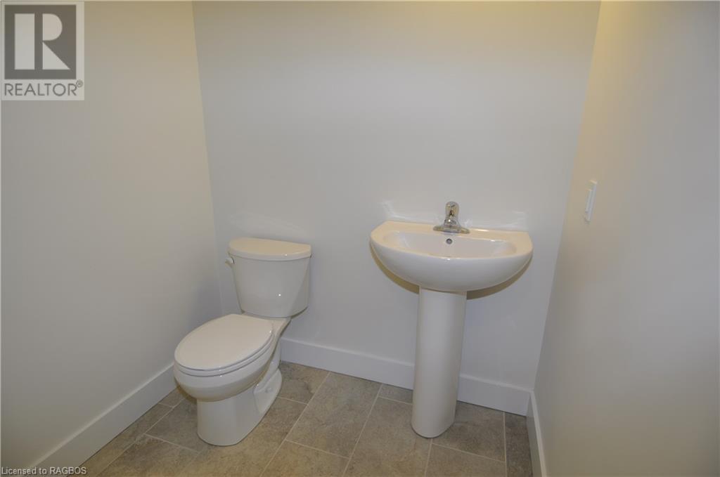 642 8TH Street W