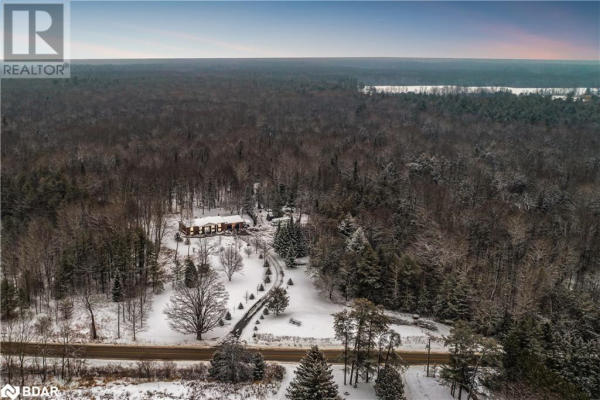 3413 3/4 SUNNIDALE Sideroad, New Lowell