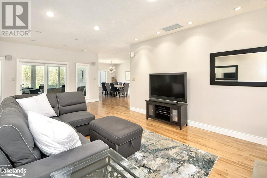 Listing 40230710 - Large Photo # 7