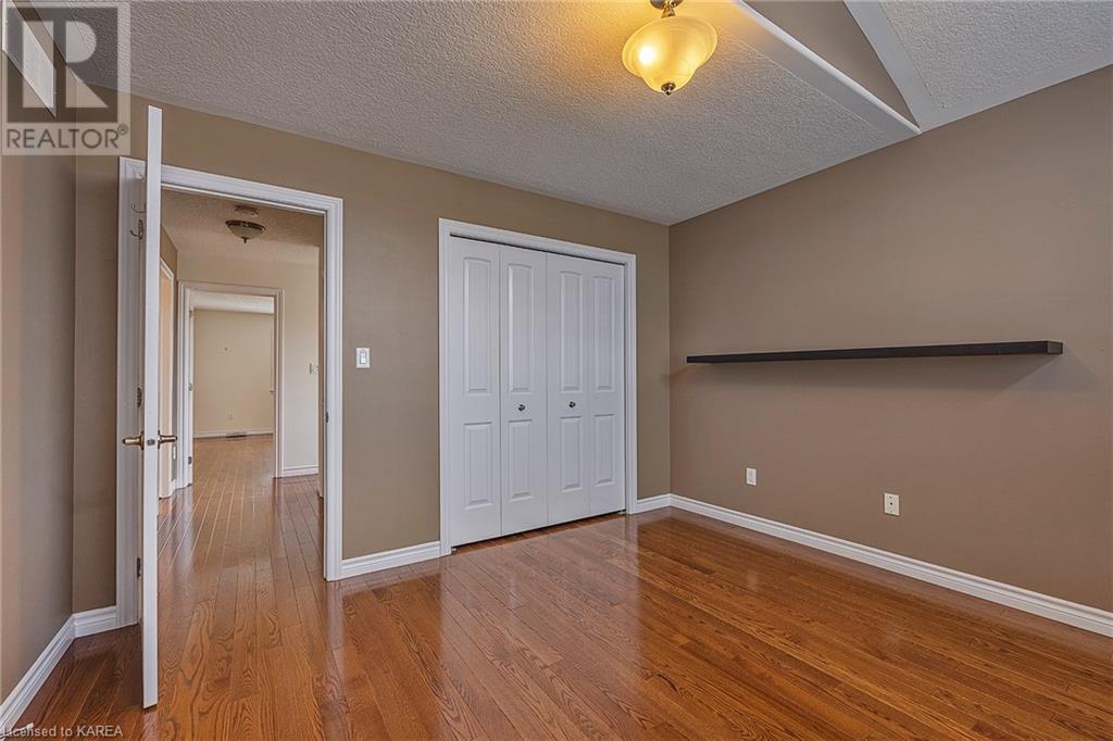 Listing 40248975 - Large Photo # 26