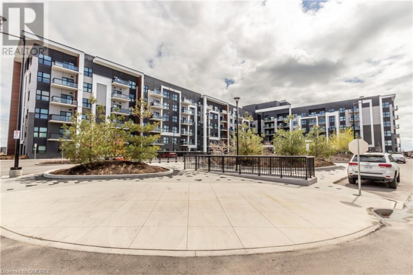 128 GROVEWOOD Common Unit# 126, Oakville
