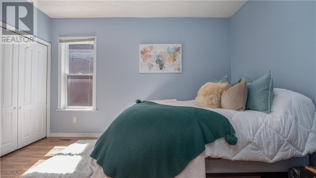 Listing 40264132 - Large Photo # 7